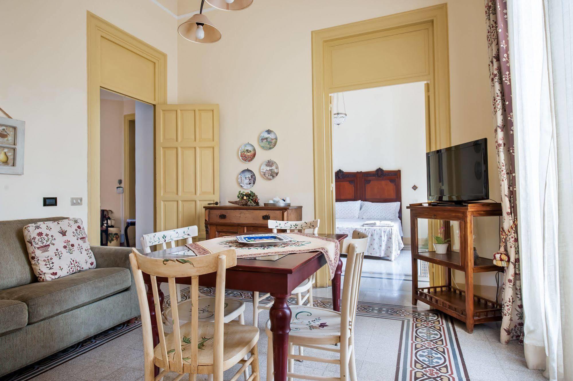 La Casa Di Zoe - Locazioni Turistiche Bed & Breakfast Palermo Bagian luar foto
