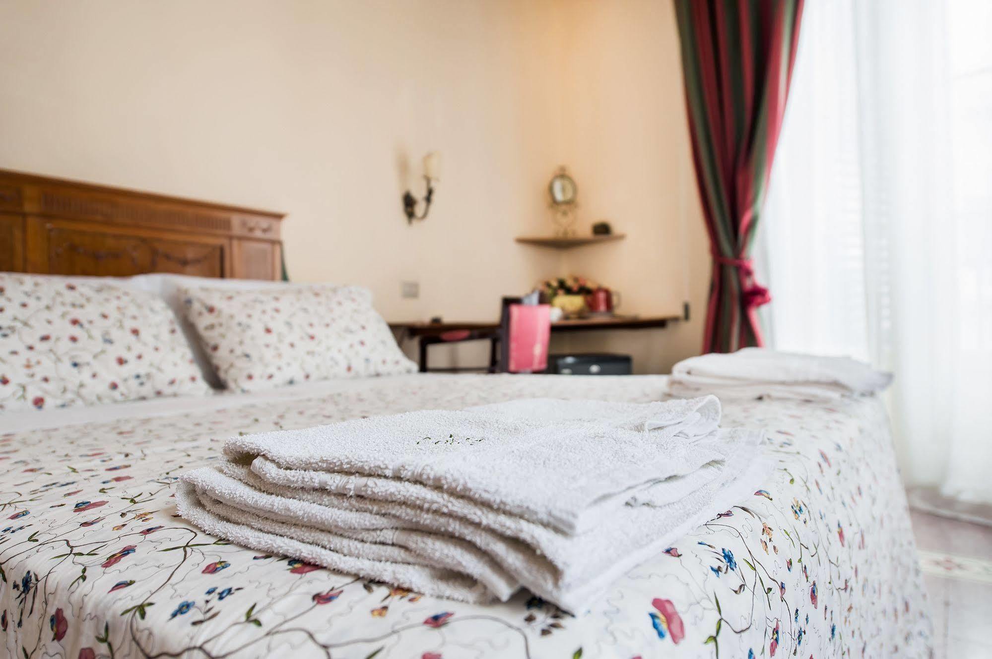 La Casa Di Zoe - Locazioni Turistiche Bed & Breakfast Palermo Bagian luar foto
