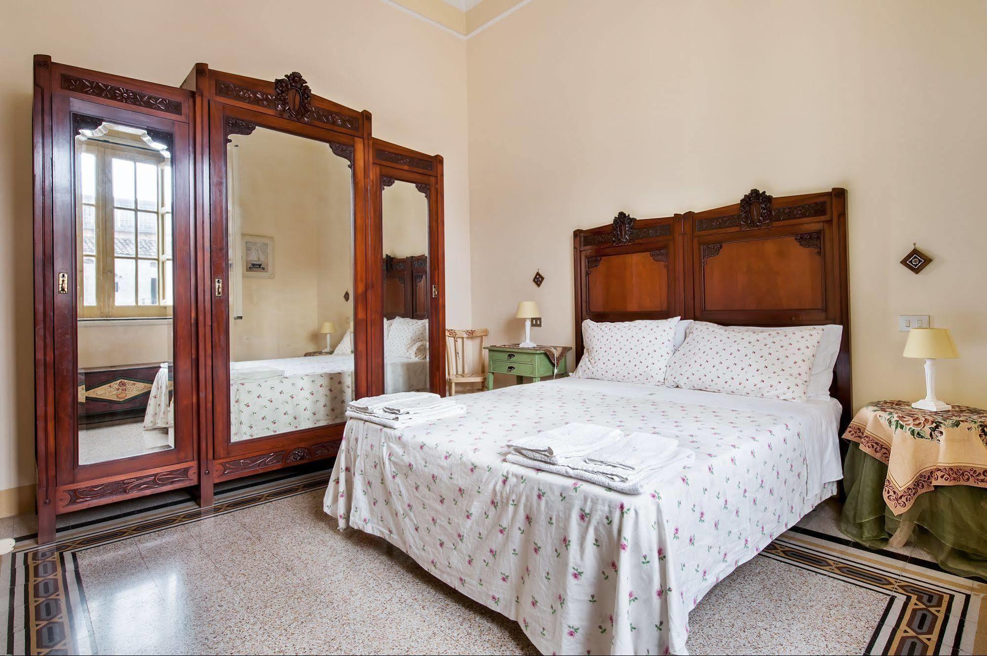 La Casa Di Zoe - Locazioni Turistiche Bed & Breakfast Palermo Bagian luar foto