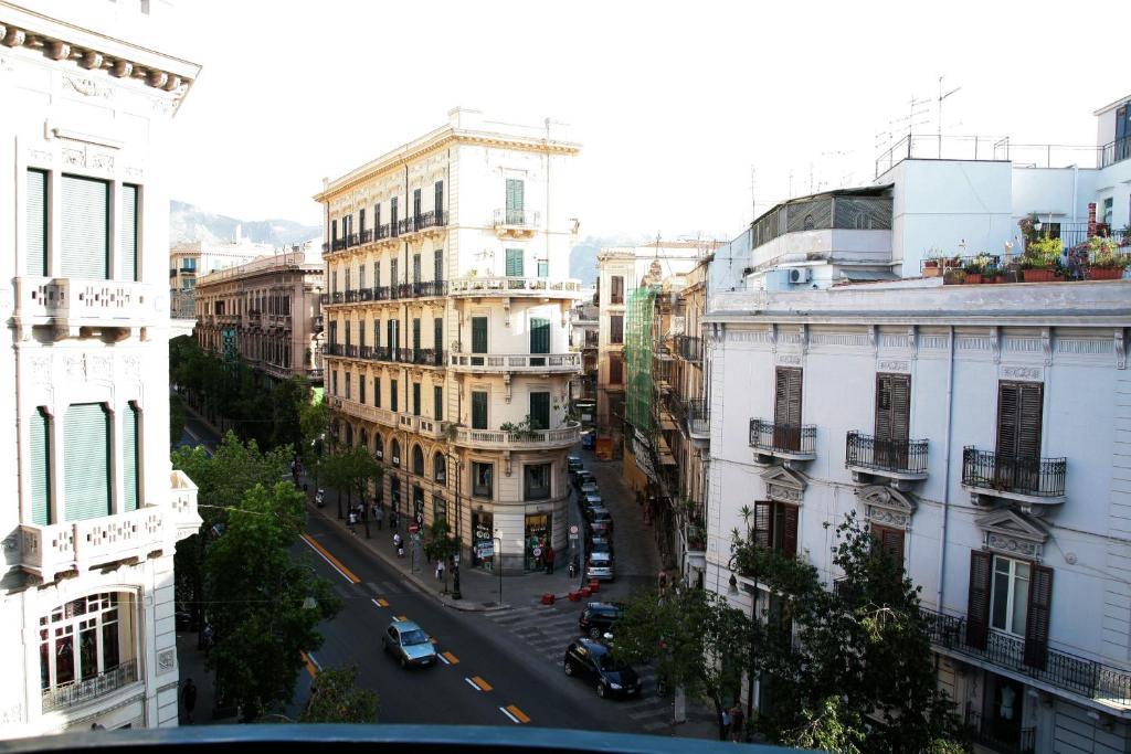 La Casa Di Zoe - Locazioni Turistiche Bed & Breakfast Palermo Bagian luar foto